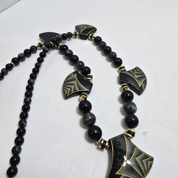 VTG Trifari Glam Black Gold Chunky Lucite Beaded Pendant Modern Boho Necklace - Picture 9 of 12
